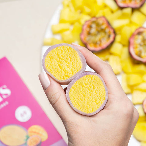 Sorvete Mochi Little Moons Sabor Manga e Maracujá Tropical (Vegano, Sem Glúten) 6 unidades 192g