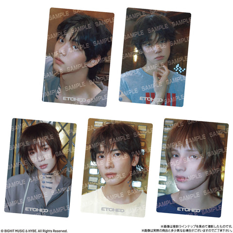 Bandai Tomorrow X Together Galleta Wafer con Photocard 10.6g