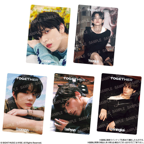Bandai Tomorrow X Together Galleta Wafer con Photocard 10.6g