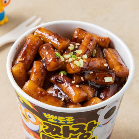Pororo Tteokbokki Coreano Sabor Jjajang Sin Picante 110g